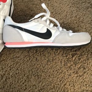 Like New!! Nike Track Sneakers